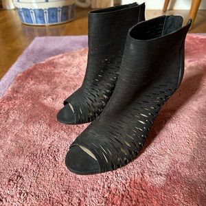 Vince Camuto black heel sandal